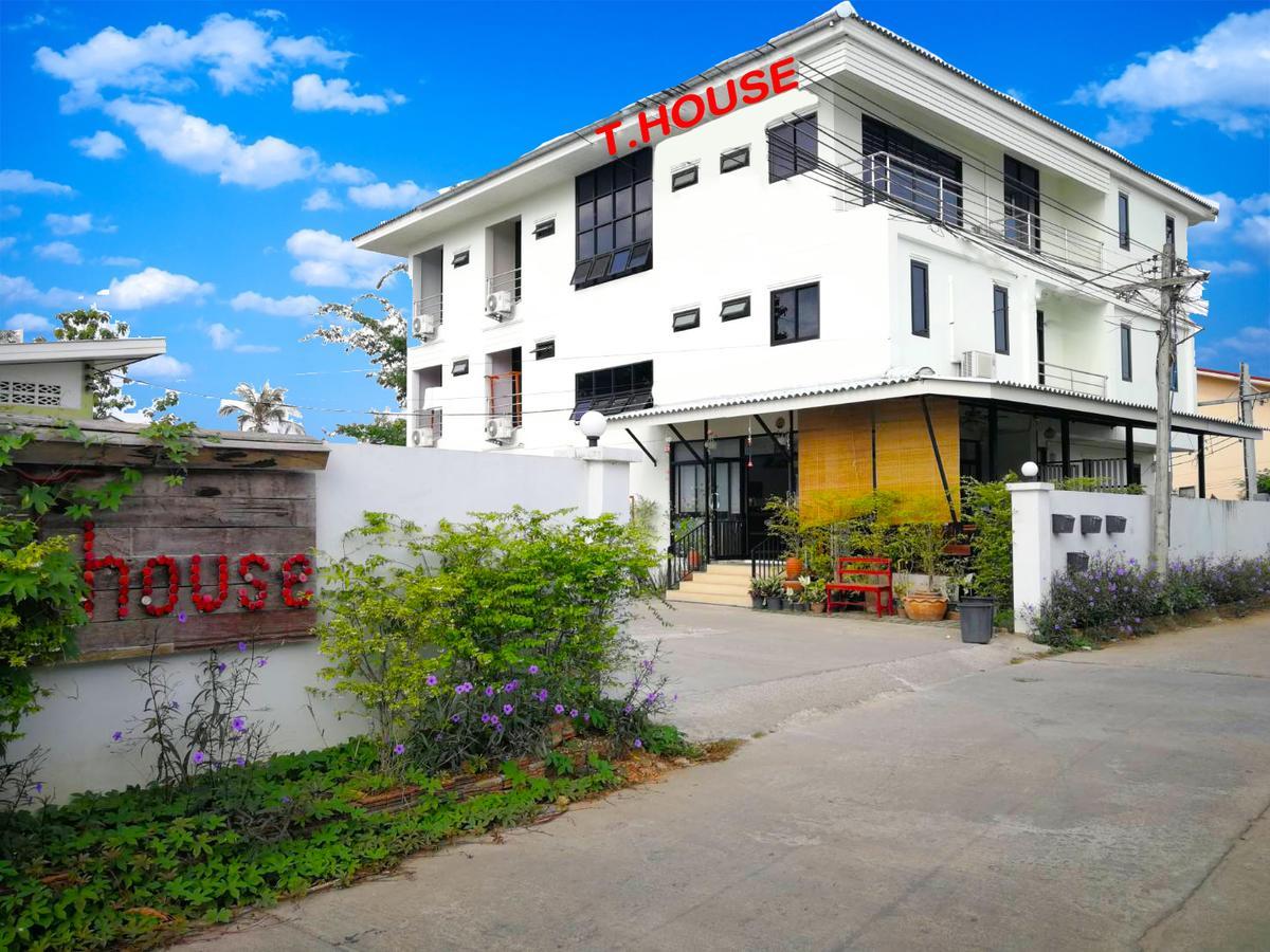 T. House Hotel Mae Sot Exterior foto